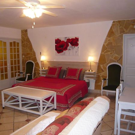 דירות Saint-Rémy-de-Provence Locations Des Alpilles מראה חיצוני תמונה