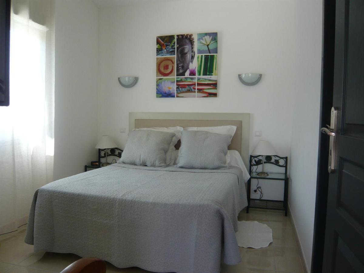 דירות Saint-Rémy-de-Provence Locations Des Alpilles מראה חיצוני תמונה