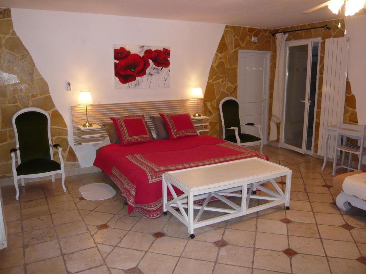 דירות Saint-Rémy-de-Provence Locations Des Alpilles מראה חיצוני תמונה
