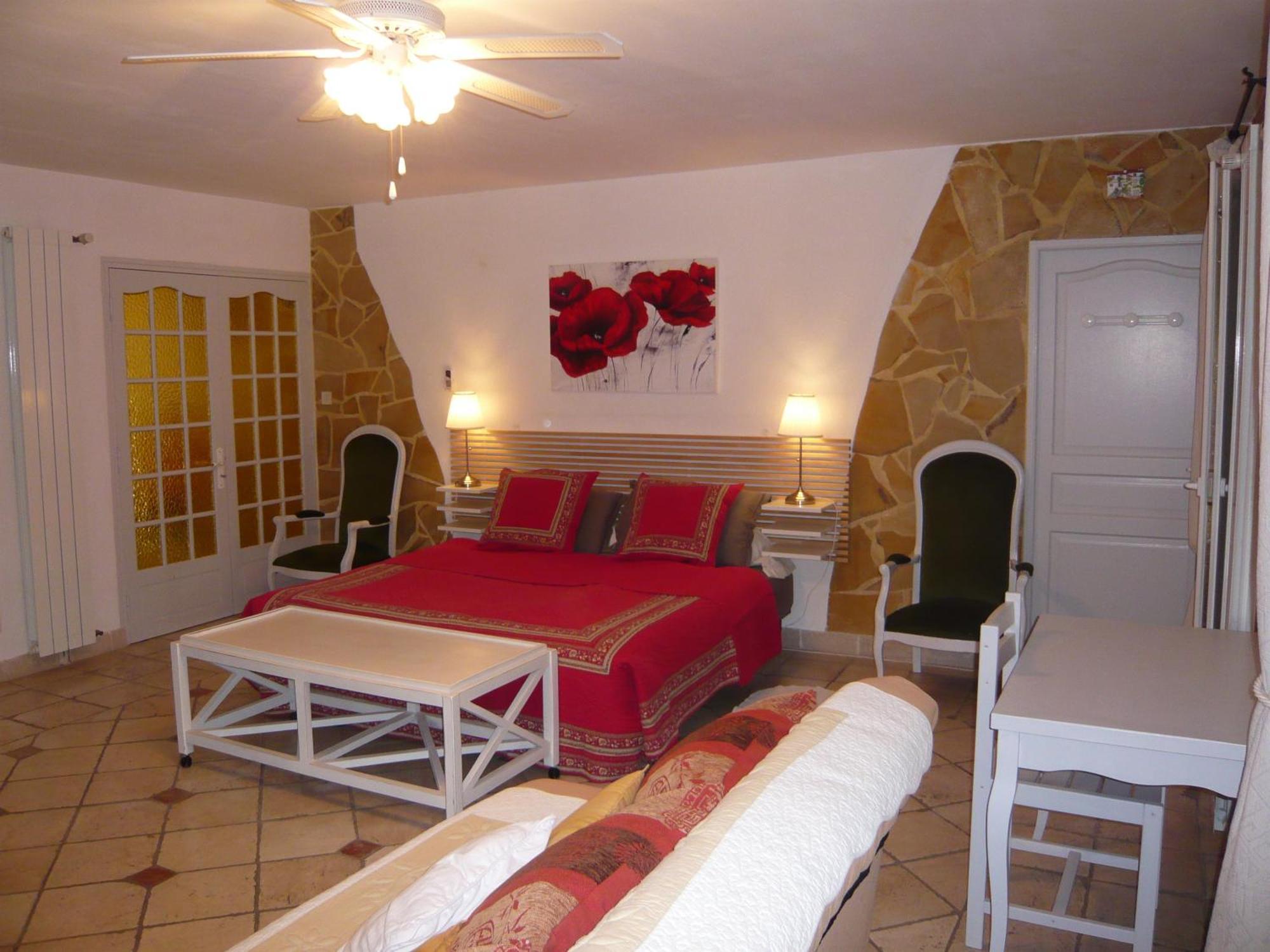 דירות Saint-Rémy-de-Provence Locations Des Alpilles מראה חיצוני תמונה