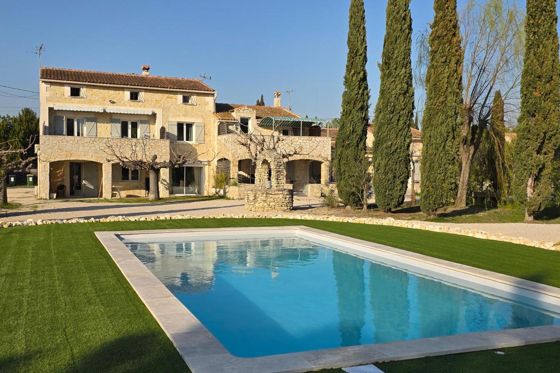 דירות Saint-Rémy-de-Provence Locations Des Alpilles מראה חיצוני תמונה