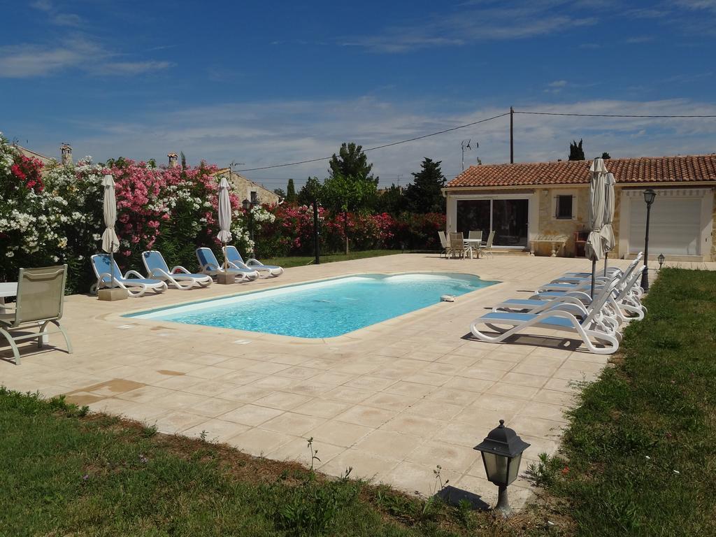 דירות Saint-Rémy-de-Provence Locations Des Alpilles מראה חיצוני תמונה
