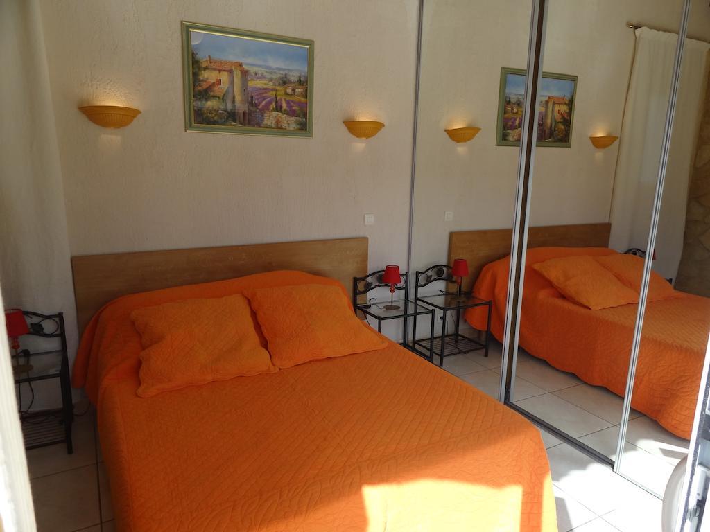 דירות Saint-Rémy-de-Provence Locations Des Alpilles חדר תמונה
