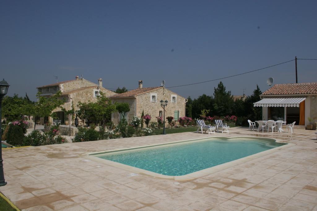 דירות Saint-Rémy-de-Provence Locations Des Alpilles חדר תמונה