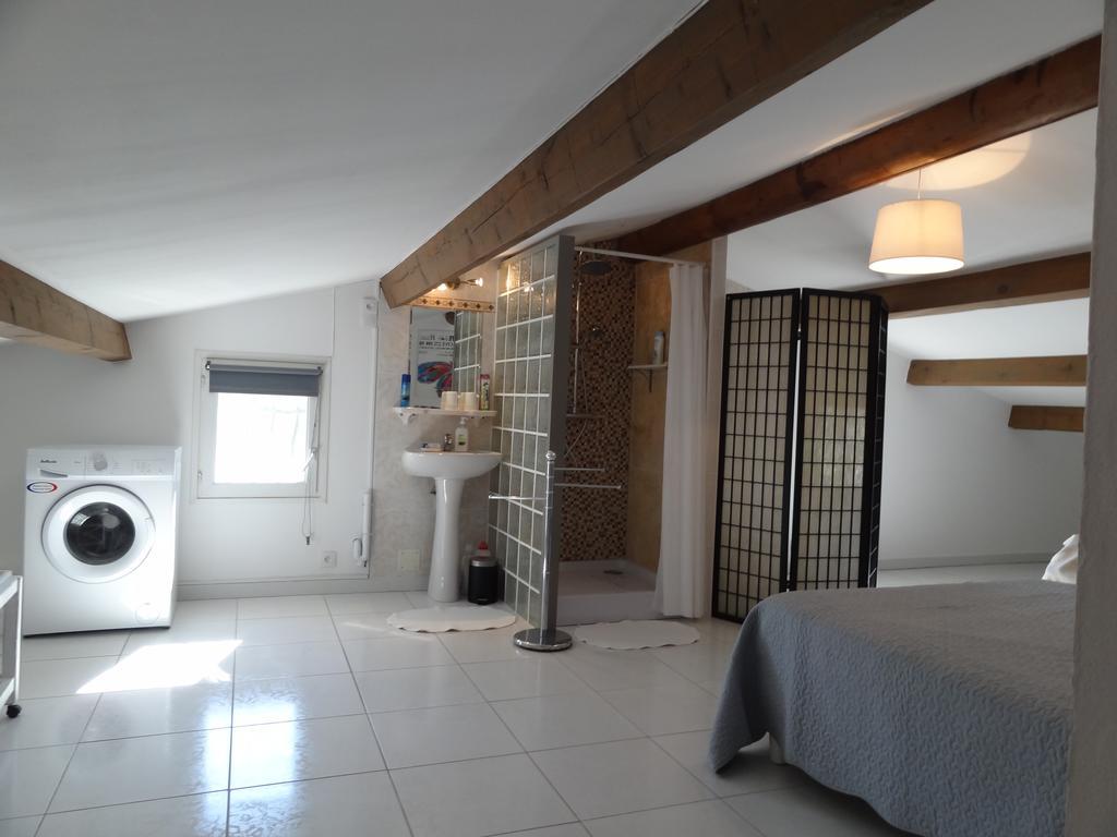 דירות Saint-Rémy-de-Provence Locations Des Alpilles מראה חיצוני תמונה