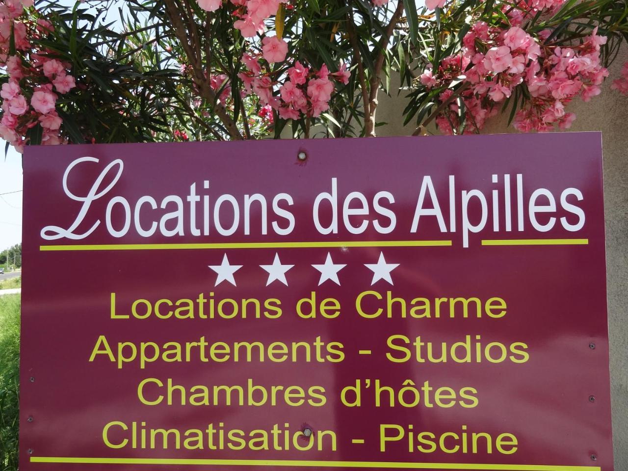 דירות Saint-Rémy-de-Provence Locations Des Alpilles מראה חיצוני תמונה