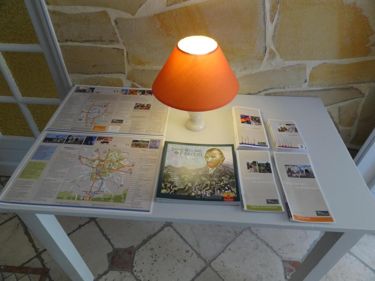 דירות Saint-Rémy-de-Provence Locations Des Alpilles חדר תמונה